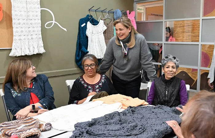 Celebra Maru Campos fiestas navideñas en la Casa del Abuelo