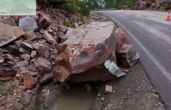 La SICT atiende derrumbe en carretera Parral–Guadalupe y Calvo tras intensas lluvias en Chihuahua