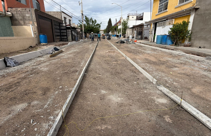Municipio inicia pavimentación de 3 calles con participación vecinal