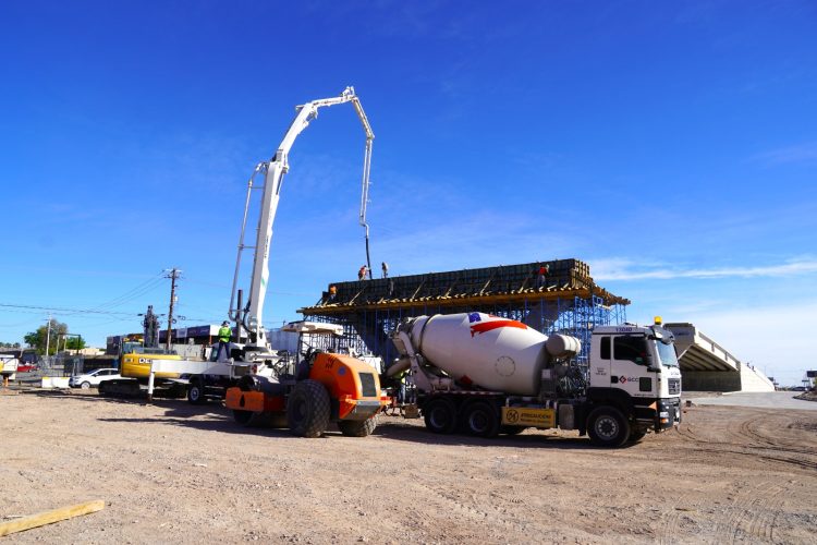 Avanza Paso Superior en carretera Chihuahua–Aldama y avenida Fuerza Aérea
