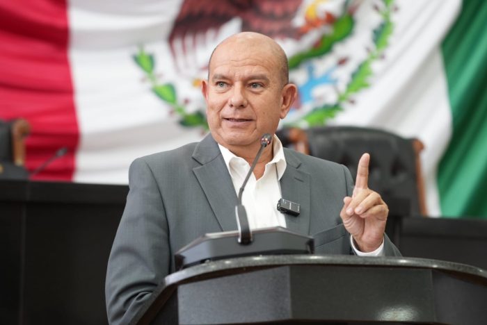 Estrada acusa traición del PAN y gobierno estatal