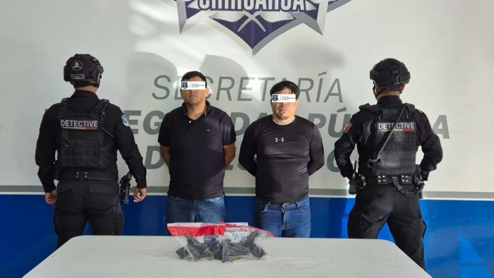 Detienen a dos sujetos con armas de fuego vinculados a homicidio doloso